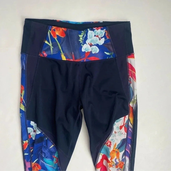 Athleta Womens Leggings Medium Tropical Precision 7/8 Ankle Pant Floral 596935 - Picture 2 of 15
